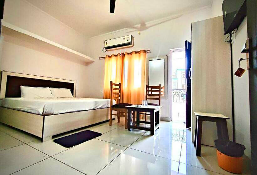 Luxury pool at Heartwood City Corbett